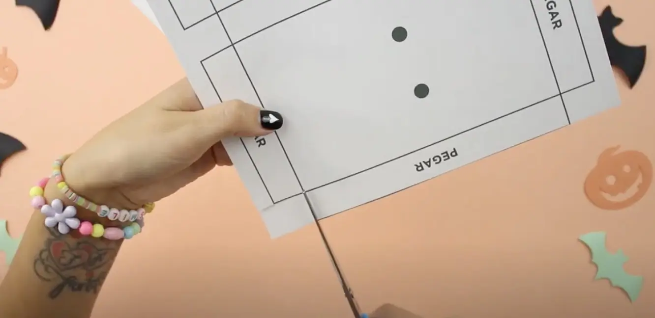 Magic frame with moving eyes